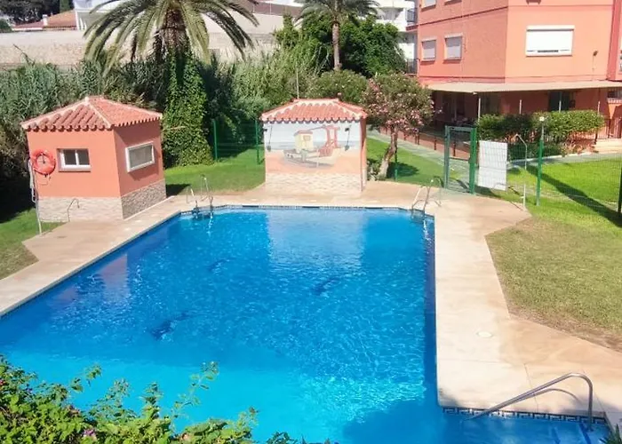 Relájate Cerca Del Mar, Con Vistas A Termas Romanas