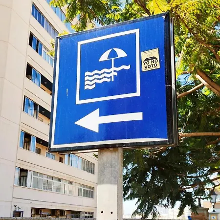 Relájate Cerca Del Mar, Con Vistas A Termas Romanas